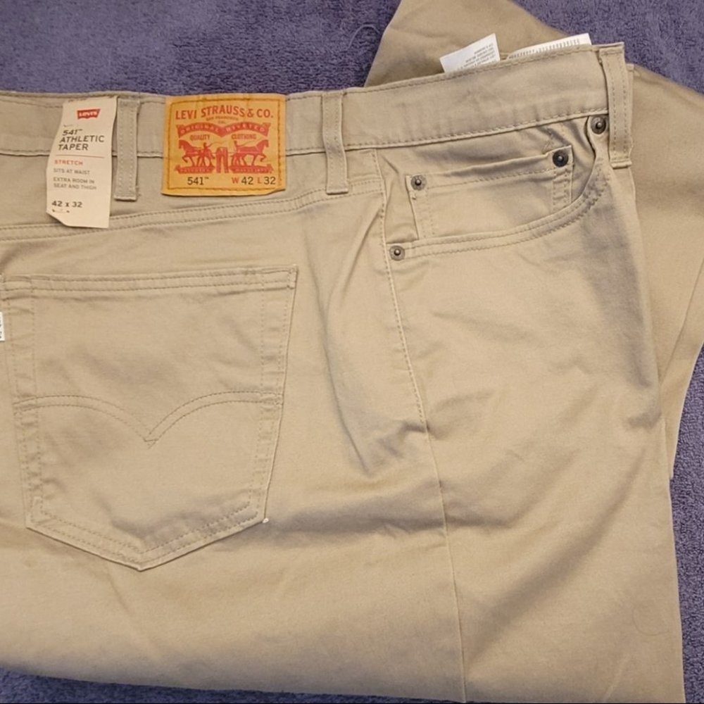Levi's 541 Athletic Taper Jeans 42 x 32 (Timberwolf tan)